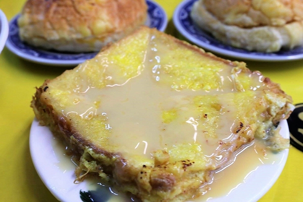 銅鑼灣港式美食：【桃園食記】『銅鑼灣港式美食』傳說中黯然消魂飯竟然這裡有~奶皇波蘿包/玫瑰油雞飯/滑蛋牛肉飯/XO炒蘿蔔糕~都不錯吃熱量要爆表啦!!