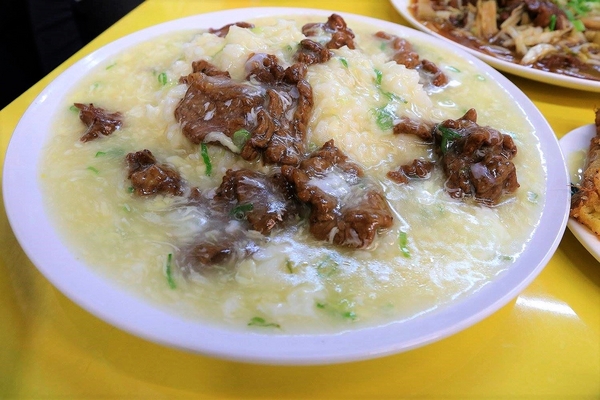 銅鑼灣港式美食：【桃園食記】『銅鑼灣港式美食』傳說中黯然消魂飯竟然這裡有~奶皇波蘿包/玫瑰油雞飯/滑蛋牛肉飯/XO炒蘿蔔糕~都不錯吃熱量要爆表啦!!