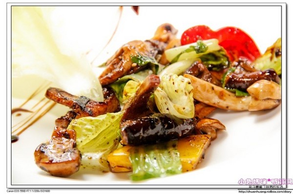 食光寶盒蔬食主題館：【美食♥宜蘭】☼ 食光寶盒蔬食主題館☼蔬食無菜單料理和港式飲茶，美味到讓時間暫停呀！♥♥