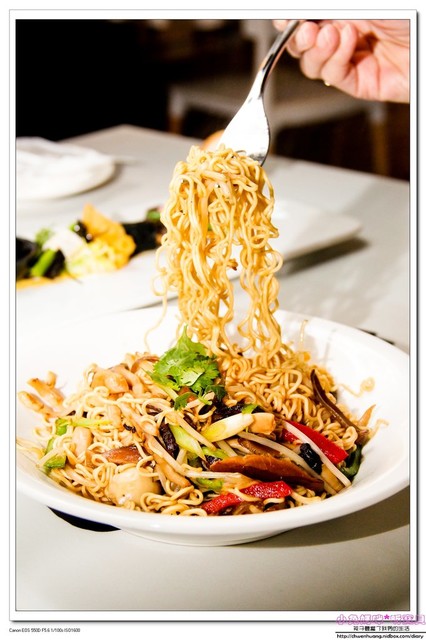 食光寶盒蔬食主題館：【美食♥宜蘭】☼ 食光寶盒蔬食主題館☼蔬食無菜單料理和港式飲茶，美味到讓時間暫停呀！♥♥