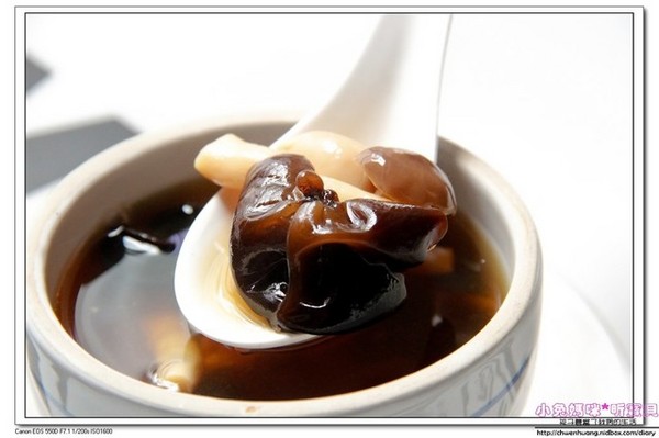 食光寶盒蔬食主題館：【美食♥宜蘭】☼ 食光寶盒蔬食主題館☼蔬食無菜單料理和港式飲茶，美味到讓時間暫停呀！♥♥