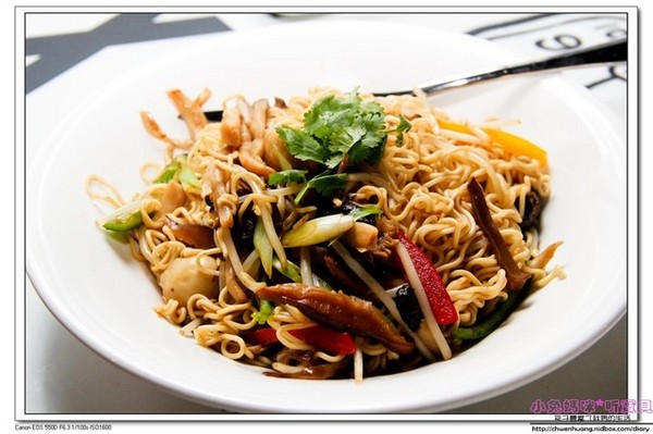 食光寶盒蔬食主題館：【美食♥宜蘭】☼ 食光寶盒蔬食主題館☼蔬食無菜單料理和港式飲茶，美味到讓時間暫停呀！♥♥