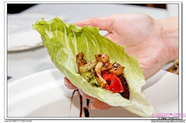 食光寶盒蔬食主題館：【美食♥宜蘭】☼ 食光寶盒蔬食主題館☼蔬食無菜單料理和港式飲茶，美味到讓時間暫停呀！♥♥