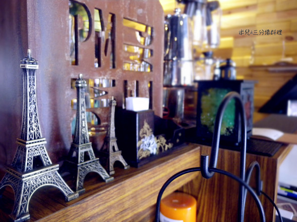 PM Cafe：[台北 信義區]  PM Cafe  有些工業風的環境下 吃著午餐的下午茶 口碑券體驗