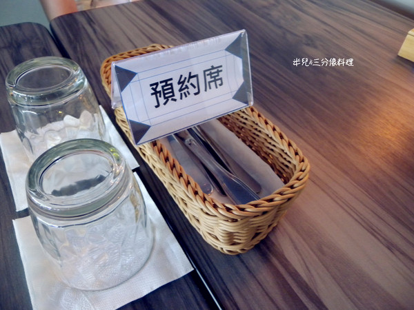 PM Cafe：[台北 信義區]  PM Cafe  有些工業風的環境下 吃著午餐的下午茶 口碑券體驗