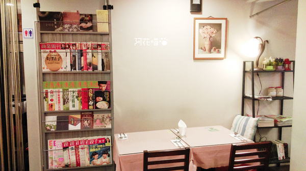 慕斯卡咖啡洋食館:【公館│西式】夜晚點燈外觀美美DER,好吃的焗烤馬鈴薯!『慕斯卡咖啡洋食館』免服務費