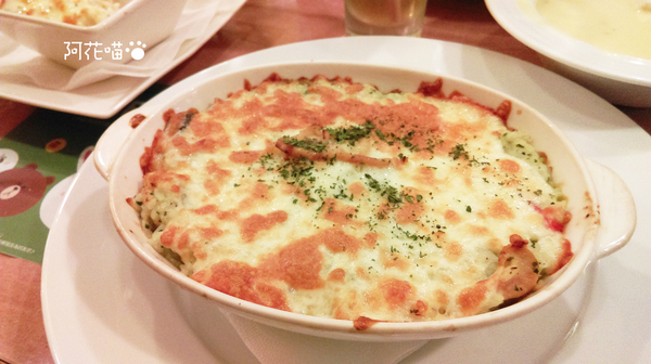 慕斯卡咖啡洋食館:【公館│西式】夜晚點燈外觀美美DER,好吃的焗烤馬鈴薯!『慕斯卡咖啡洋食館』免服務費