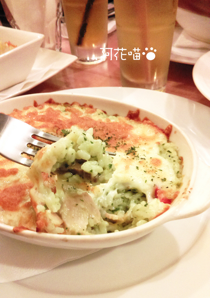 慕斯卡咖啡洋食館:【公館│西式】夜晚點燈外觀美美DER,好吃的焗烤馬鈴薯!『慕斯卡咖啡洋食館』免服務費