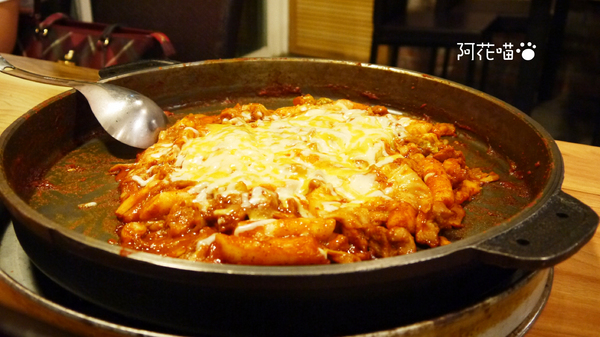 春川達卡比(中山店):【中山│韓式】超嫩雞肉、超Q年糕,免動手的桌邊服務『春川達卡比二店』