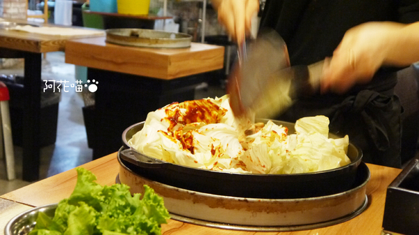 春川達卡比(中山店):【中山│韓式】超嫩雞肉、超Q年糕,免動手的桌邊服務『春川達卡比二店』