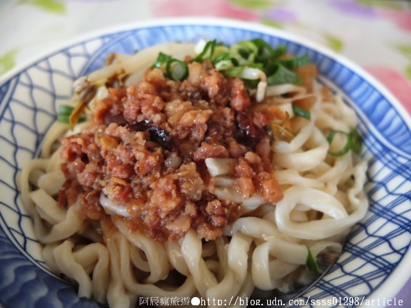 老頭麵:【美食特搜。屏東市】老頭麵。屏東超低調美食 40多年私房老麵店 手工麻醬麵雄好呷