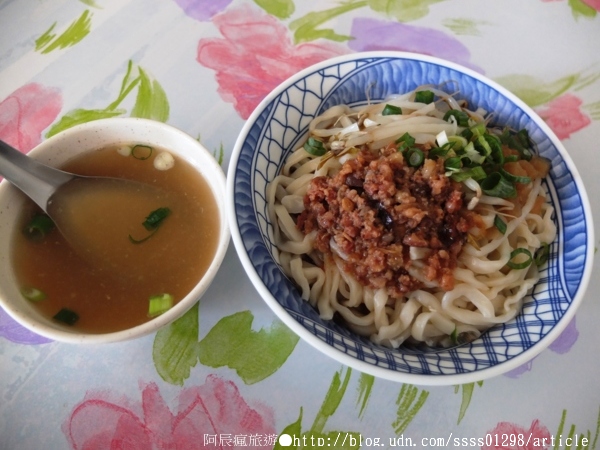 老頭麵:【美食特搜。屏東市】老頭麵。屏東超低調美食 40多年私房老麵店 手工麻醬麵雄好呷