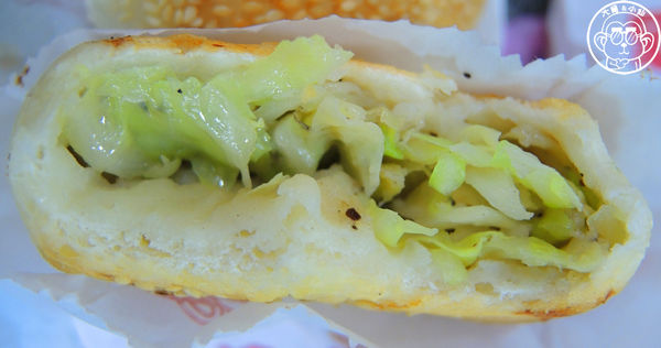 羅東五結碳烤燒餅店：呷飽祙【宜蘭五結･五結碳烤燒餅店】車站附近的碳烤銅板美味