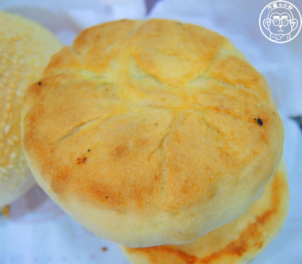 羅東五結碳烤燒餅店：呷飽祙【宜蘭五結･五結碳烤燒餅店】車站附近的碳烤銅板美味