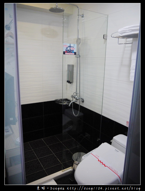 【台北住宿】清翼居童話館。超現實空間505房。麥當勞早餐