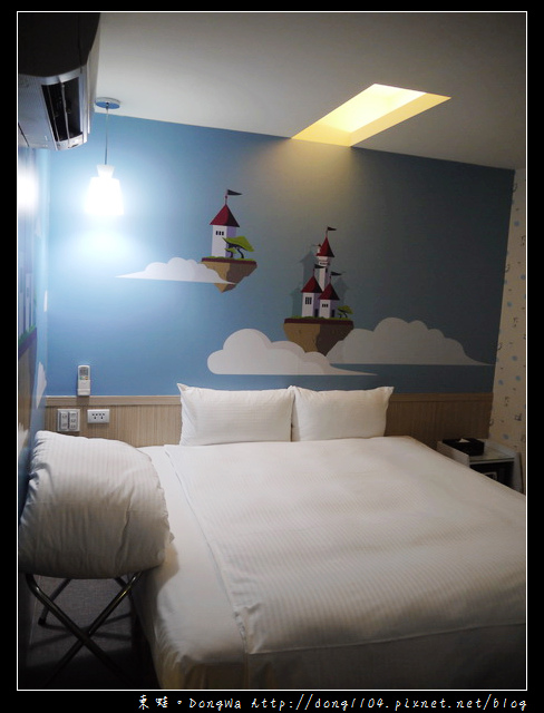 【台北住宿】清翼居童話館。超現實空間505房。麥當勞早餐