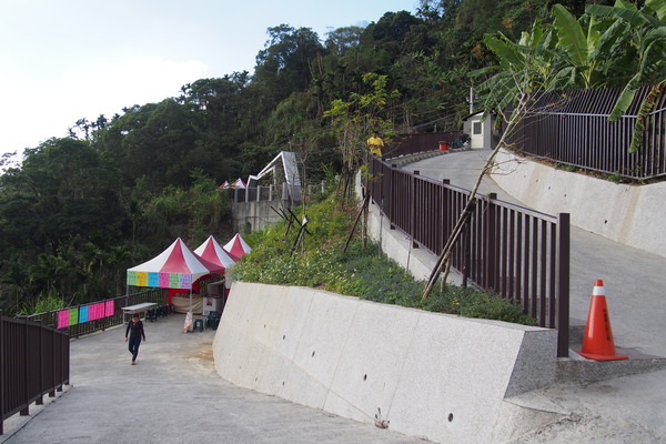 龍鳳瀑布空中步道：【南投】龍鳳瀑布空中步道