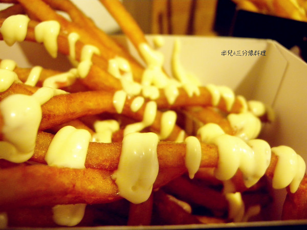 禪閤炸雞：[台北市 ‧ 中正區] 禪閤炸雞 日本最高金賞 台北車站附近 排隊名店!