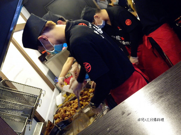 禪閤炸雞：[台北市 ‧ 中正區] 禪閤炸雞 日本最高金賞 台北車站附近 排隊名店!