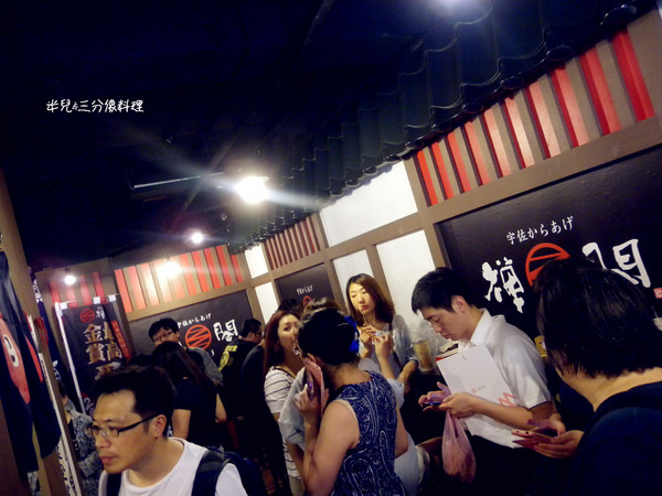 禪閤炸雞：[台北市 ‧ 中正區] 禪閤炸雞 日本最高金賞 台北車站附近 排隊名店!