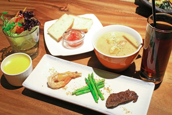 【板橋餐廳】Chatting愜庭洋廚-都市裡的戶外景觀餐廳