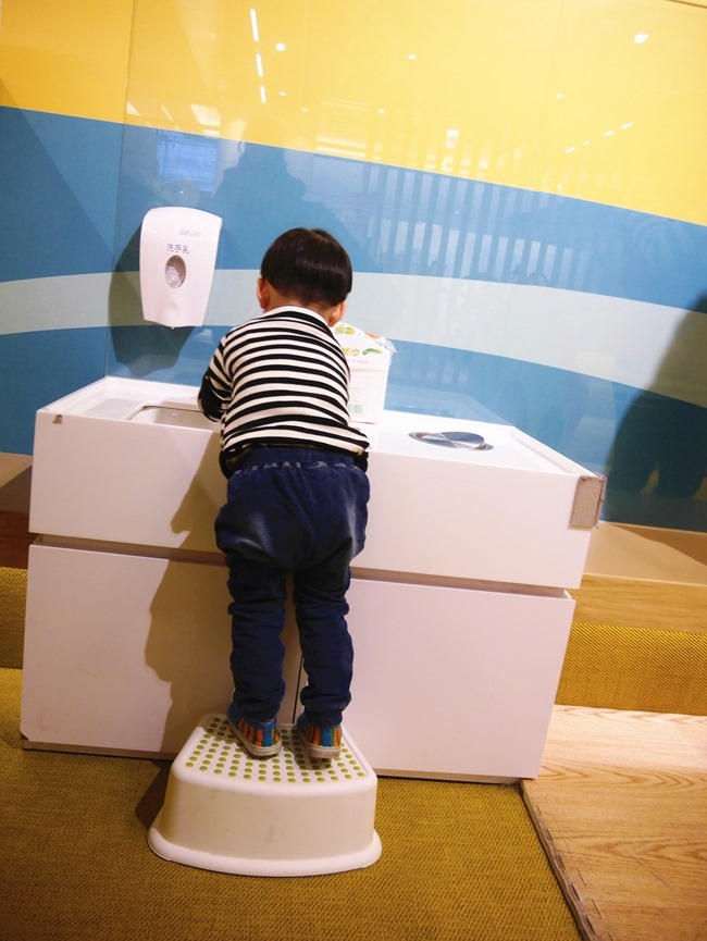 │台北親子餐廳│Citylink南港店-象園咖啡廳。超人氣限量小象推車