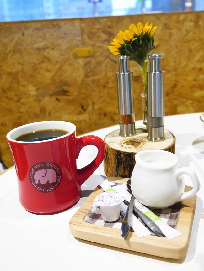 │台北親子餐廳│Citylink南港店-象園咖啡廳。超人氣限量小象推車