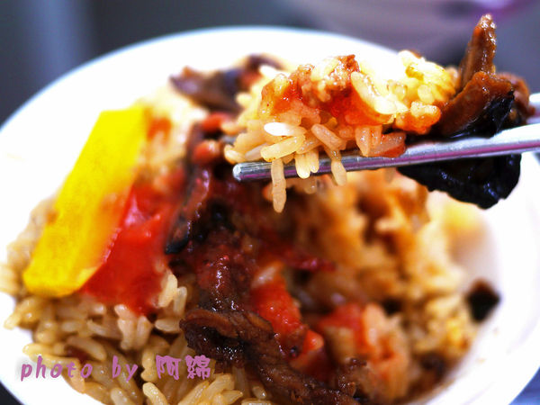 良泉小吃(大業店)：桃園市桃園區 [良泉小吃大業店] 油飯配魷魚羹美味雙響炮．油飯/魷魚羹/四神湯/炒米粉