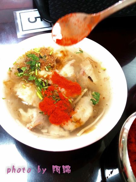 良泉小吃(大業店)：桃園市桃園區 [良泉小吃大業店] 油飯配魷魚羹美味雙響炮．油飯/魷魚羹/四神湯/炒米粉