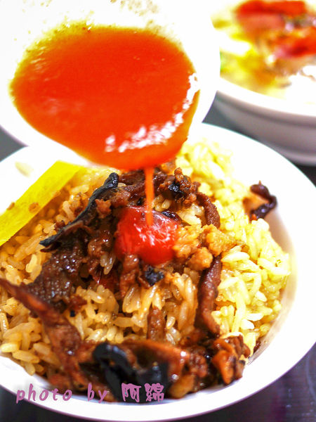 良泉小吃(大業店)：桃園市桃園區 [良泉小吃大業店] 油飯配魷魚羹美味雙響炮．油飯/魷魚羹/四神湯/炒米粉