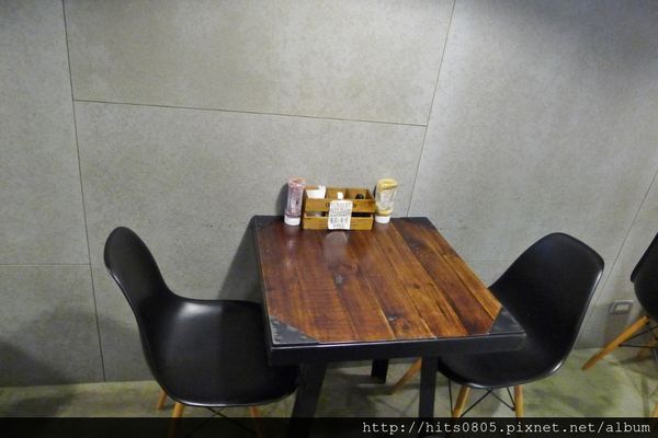 茉莉漢堡 西門店(茉莉漢堡 西門店):萬華-呈現純正美國風味茉莉漢堡.道地值得品嘗