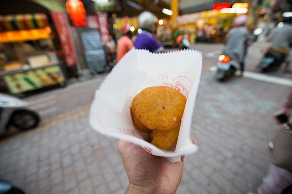 游爸爸蕃薯椪 白糖粿：【食記】｛台南。中西區｝人氣銅板美食游爸爸蕃薯椪及白糖棵