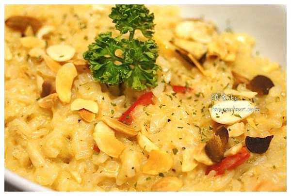 幸福這裡 Happiness Here(新莊中港店):超邪惡花生醬培根起司堡【幸福這裡】