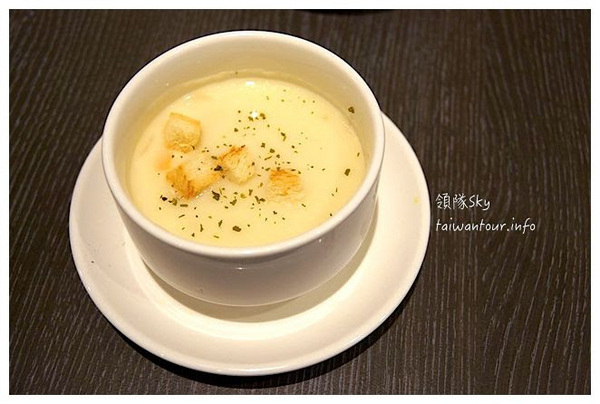 幸福這裡 Happiness Here(新莊中港店):超邪惡花生醬培根起司堡【幸福這裡】