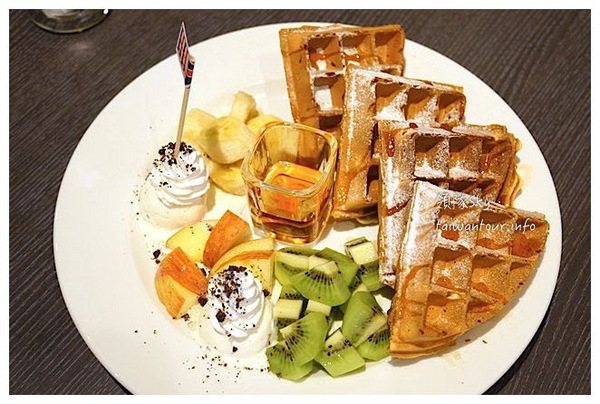 幸福這裡 Happiness Here(新莊中港店):超邪惡花生醬培根起司堡【幸福這裡】