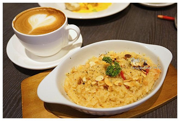 幸福這裡 Happiness Here(新莊中港店):超邪惡花生醬培根起司堡【幸福這裡】