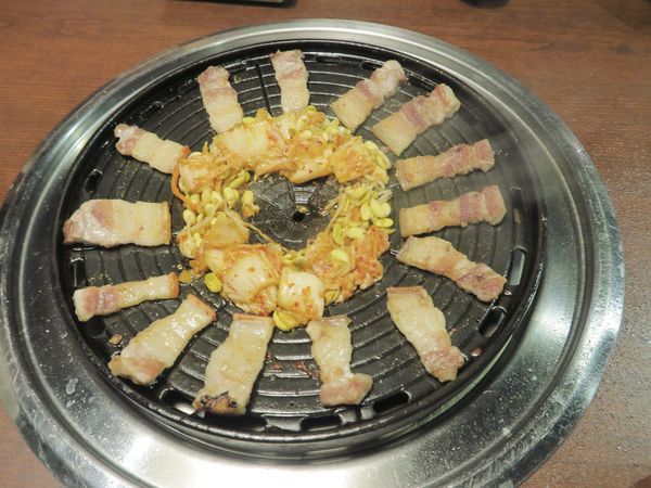 韓金館 韓國烤肉.韓國鍋物：台北 捷運中山站 韓金館~起司。起司。五花肉的進擊