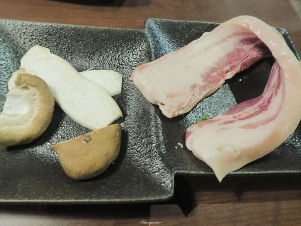 韓金館 韓國烤肉.韓國鍋物：台北 捷運中山站 韓金館~起司。起司。五花肉的進擊