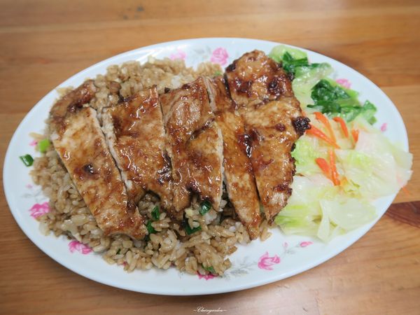 221食堂：[北投在地美食]台北 捷運奇岩站 221食堂~回家用餐。簡餐環境小吃店花費