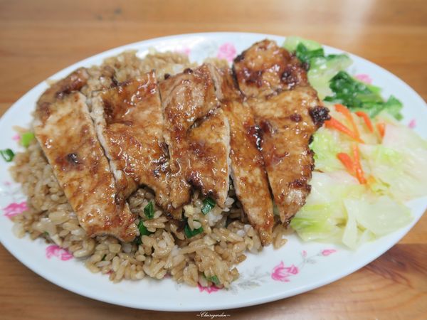 221食堂：[北投在地美食]台北 捷運奇岩站 221食堂~回家用餐。簡餐環境小吃店花費