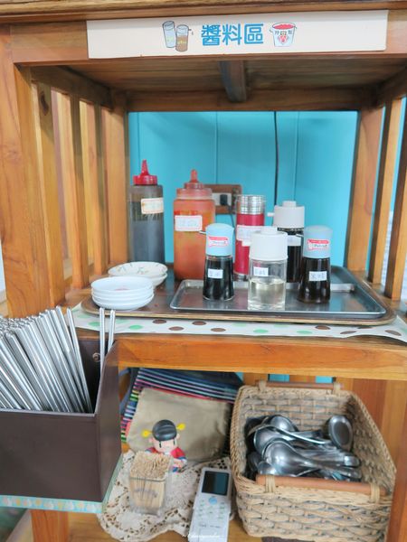 221食堂：[北投在地美食]台北 捷運奇岩站 221食堂~回家用餐。簡餐環境小吃店花費