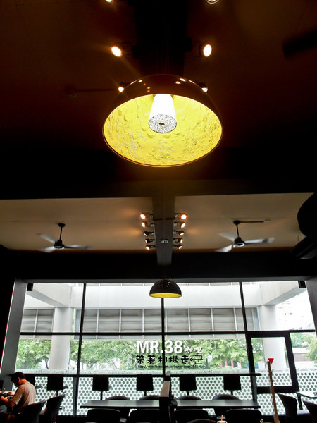 Mr.38 咖哩界傳奇人物(崇德店):台中 北屯區.滿滿海鮮咖哩焗烤&滑嫩蛋包飯 Mr.38咖哩界傳奇人物