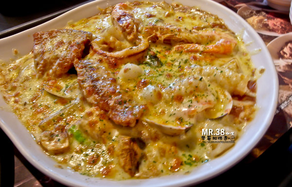 Mr.38 咖哩界傳奇人物(崇德店):台中 北屯區.滿滿海鮮咖哩焗烤&滑嫩蛋包飯 Mr.38咖哩界傳奇人物