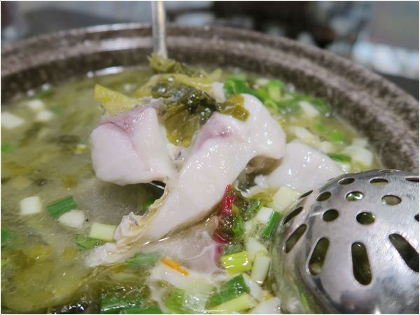 中國瘋實料火鍋店:台北 捷運松江南京站 中國瘋實料火鍋~老人小孩都可吃的重慶酸菜魚火鍋