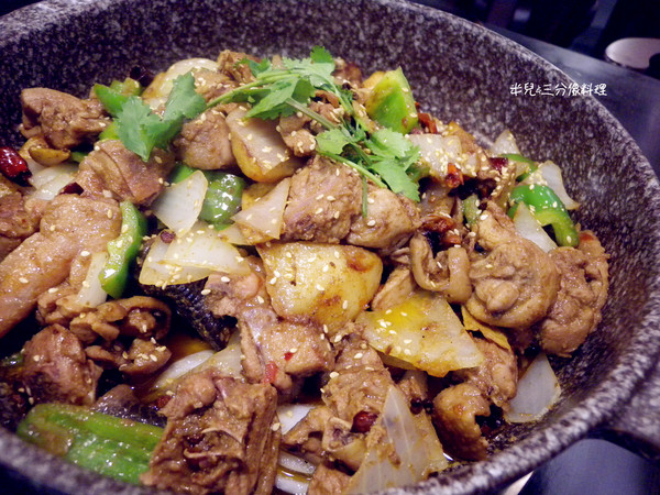 中國瘋實料火鍋店：[台北市。中山區] 中國瘋實料火鍋 1鍋多吃  超香超麻辣得舒服 味道超級道地 近松江南京站