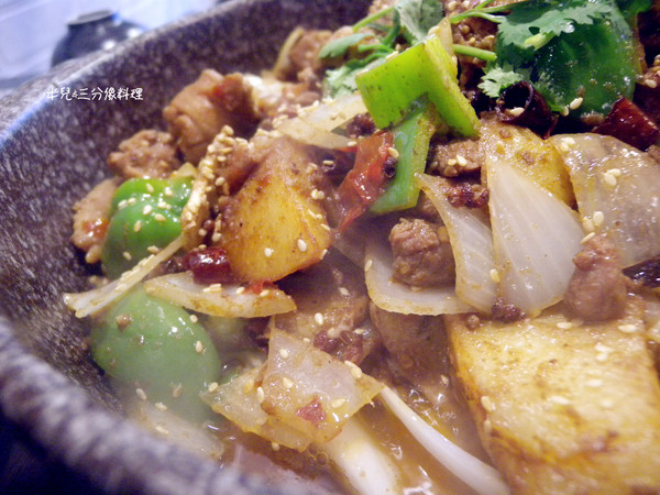 中國瘋實料火鍋店：[台北市。中山區] 中國瘋實料火鍋 1鍋多吃  超香超麻辣得舒服 味道超級道地 近松江南京站