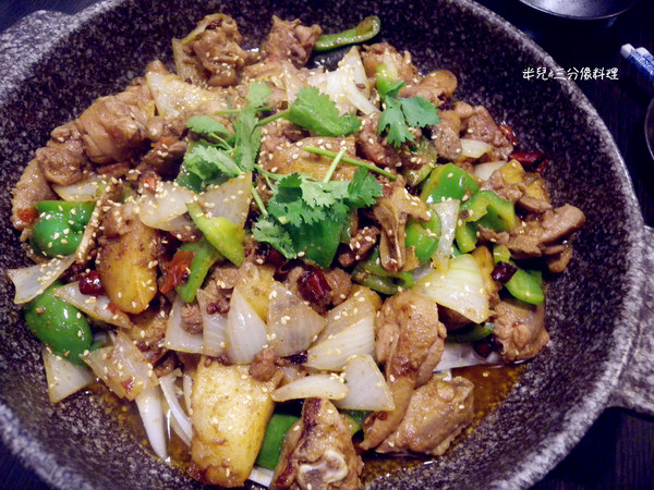 中國瘋實料火鍋店：[台北市。中山區] 中國瘋實料火鍋 1鍋多吃  超香超麻辣得舒服 味道超級道地 近松江南京站