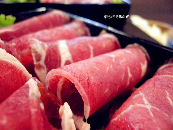 中國瘋實料火鍋店：[台北市。中山區] 中國瘋實料火鍋 1鍋多吃  超香超麻辣得舒服 味道超級道地 近松江南京站