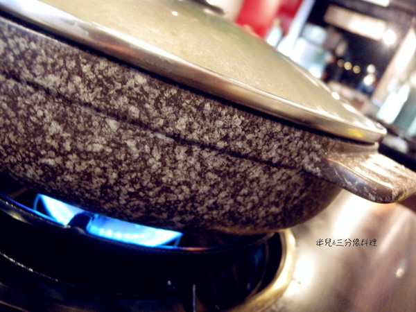 中國瘋實料火鍋店：[台北市。中山區] 中國瘋實料火鍋 1鍋多吃  超香超麻辣得舒服 味道超級道地 近松江南京站