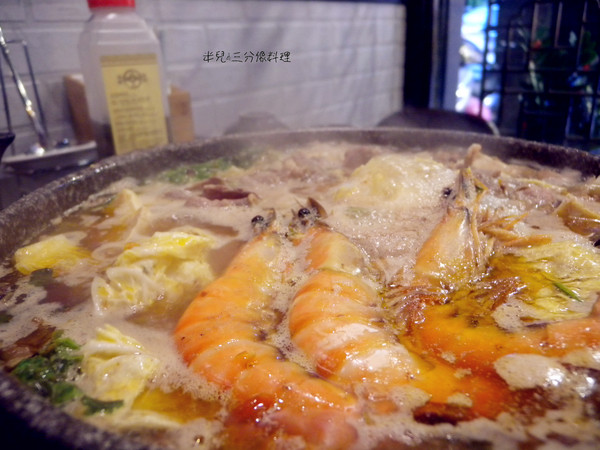 中國瘋實料火鍋店：[台北市。中山區] 中國瘋實料火鍋 1鍋多吃  超香超麻辣得舒服 味道超級道地 近松江南京站